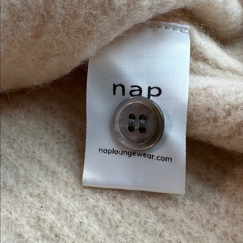 NWOT Nap Raccoon-Wool Yarn Funnel Sweater Cream Size Small - Picture 11 of 16